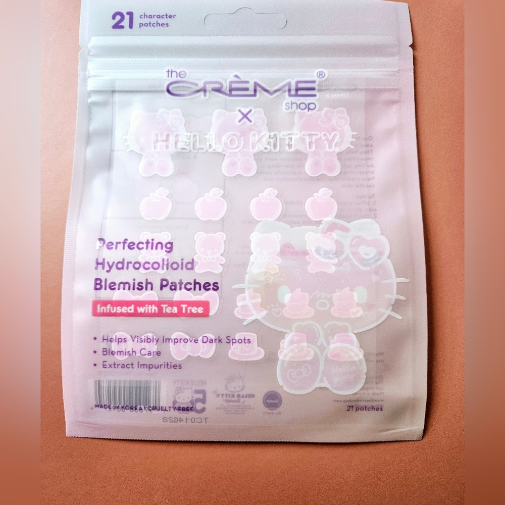 NWT THE CREME × HELLO KITTY PERFECTING HYDROCOLLOID BLEMISH PATCHES 21-pk!
